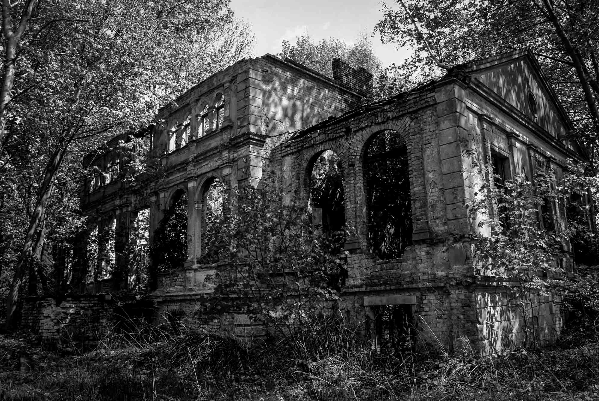 Ruine eines alten Tanzlokals