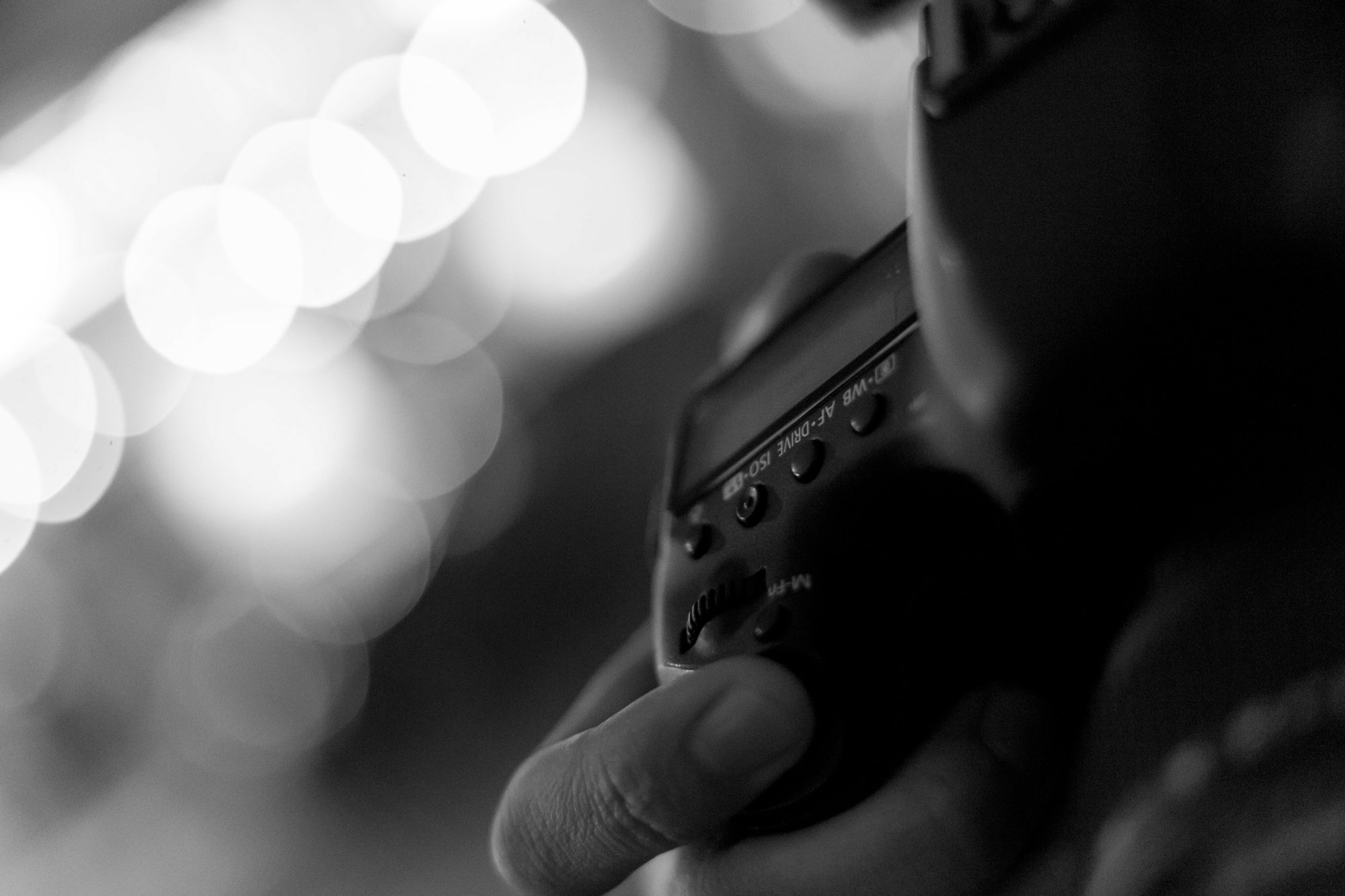 Canon 5D mk3 im Anschnitt mit Bokehbällen im Hintergrund