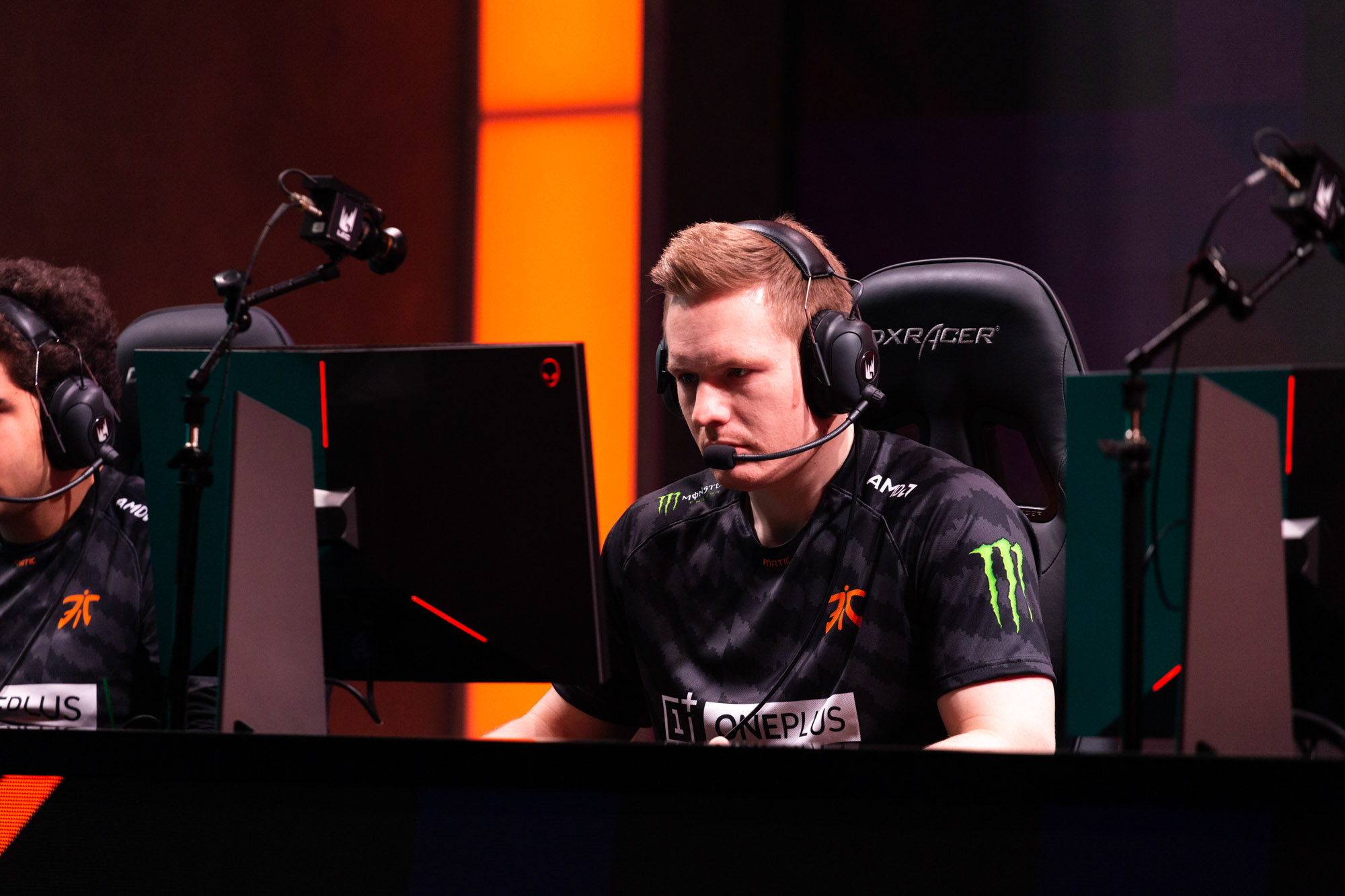 Konzentrierter Teilnehmer während eines Spiels