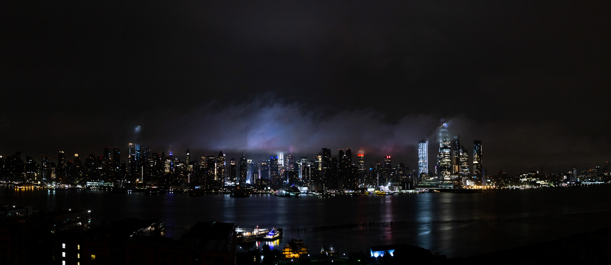 Ein Panorama der Skyline von Manhatten